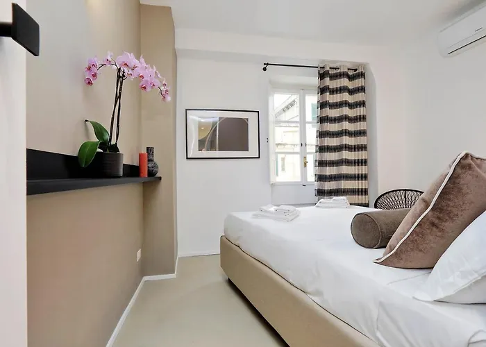 Ych-bright Penthouse Near Colosseum Appartement
